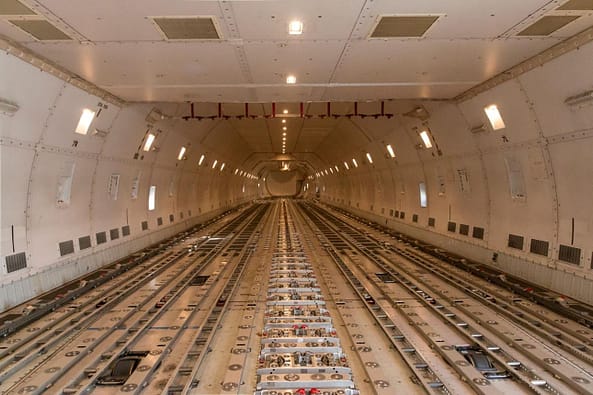 The Secret Compartments Most Passengers Never Notice: Hidden Spaces Inside Airplanes Explained si0710